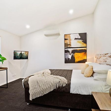 Newcastle Short Stay Accommodation - Birmingham Garden Townhouses מראה חיצוני תמונה