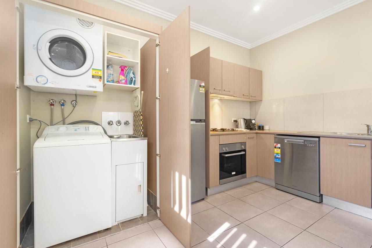Newcastle Short Stay Accommodation - Birmingham Garden Townhouses מראה חיצוני תמונה
