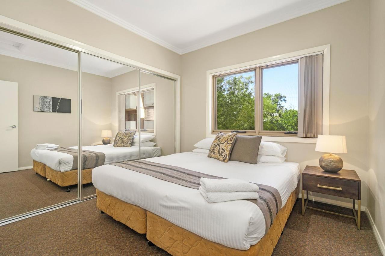 Newcastle Short Stay Accommodation - Birmingham Garden Townhouses מראה חיצוני תמונה
