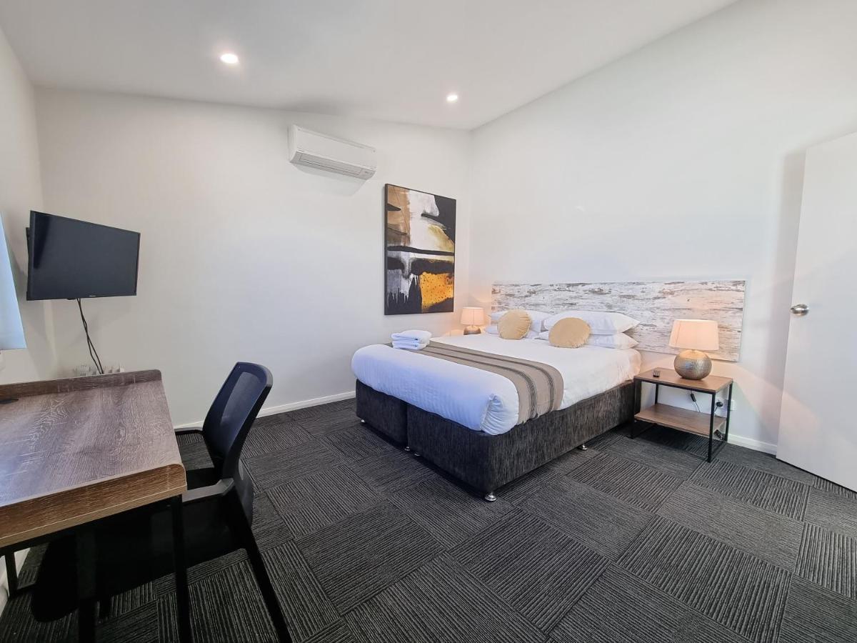 Newcastle Short Stay Accommodation - Birmingham Garden Townhouses מראה חיצוני תמונה