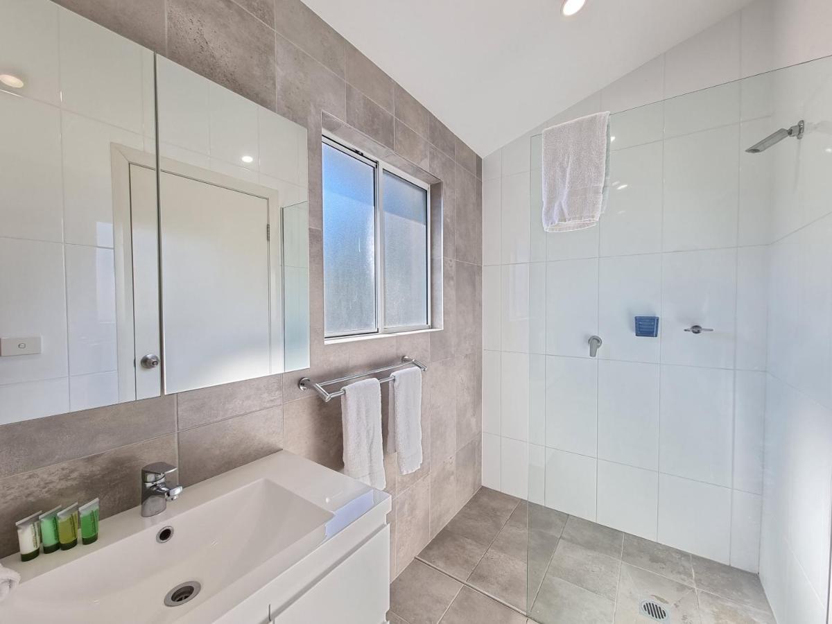 Newcastle Short Stay Accommodation - Birmingham Garden Townhouses מראה חיצוני תמונה
