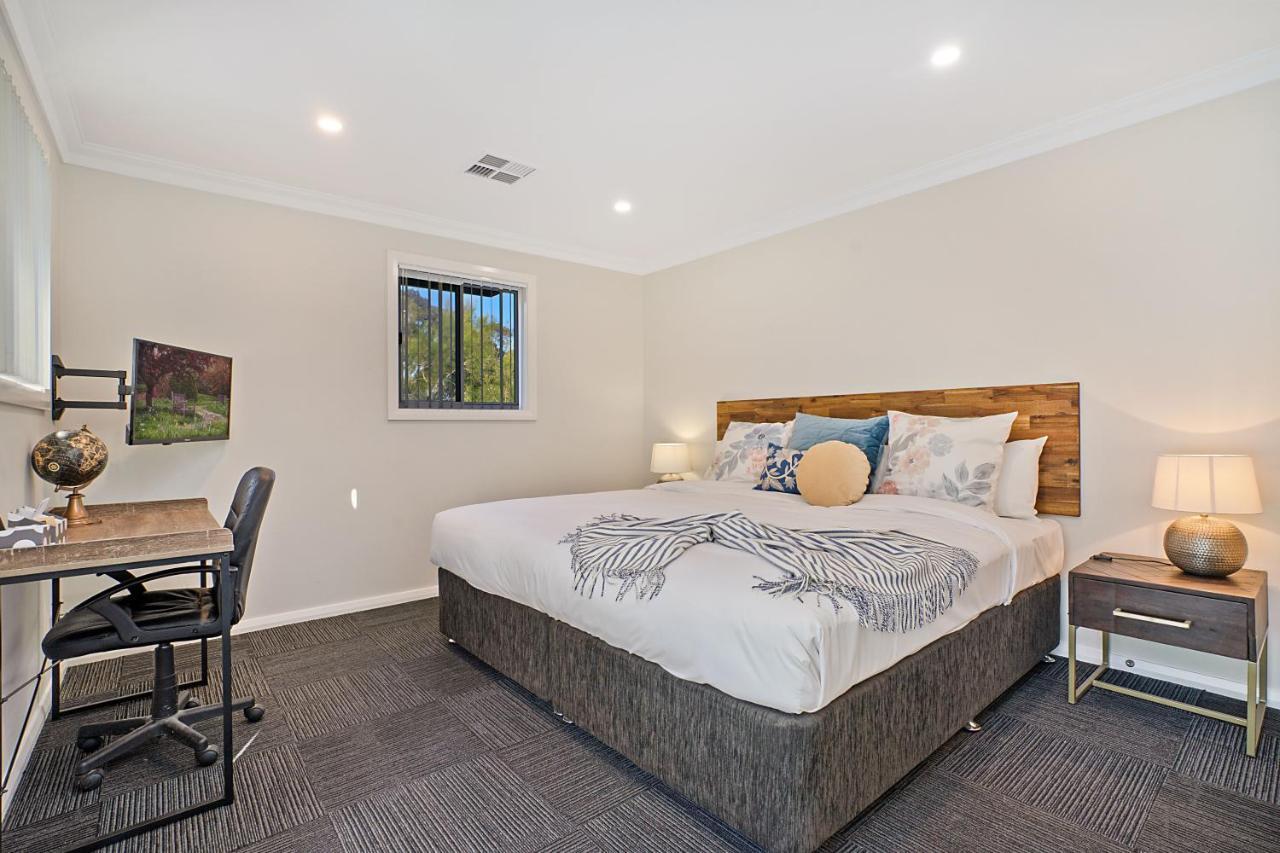 Newcastle Short Stay Accommodation - Birmingham Garden Townhouses מראה חיצוני תמונה