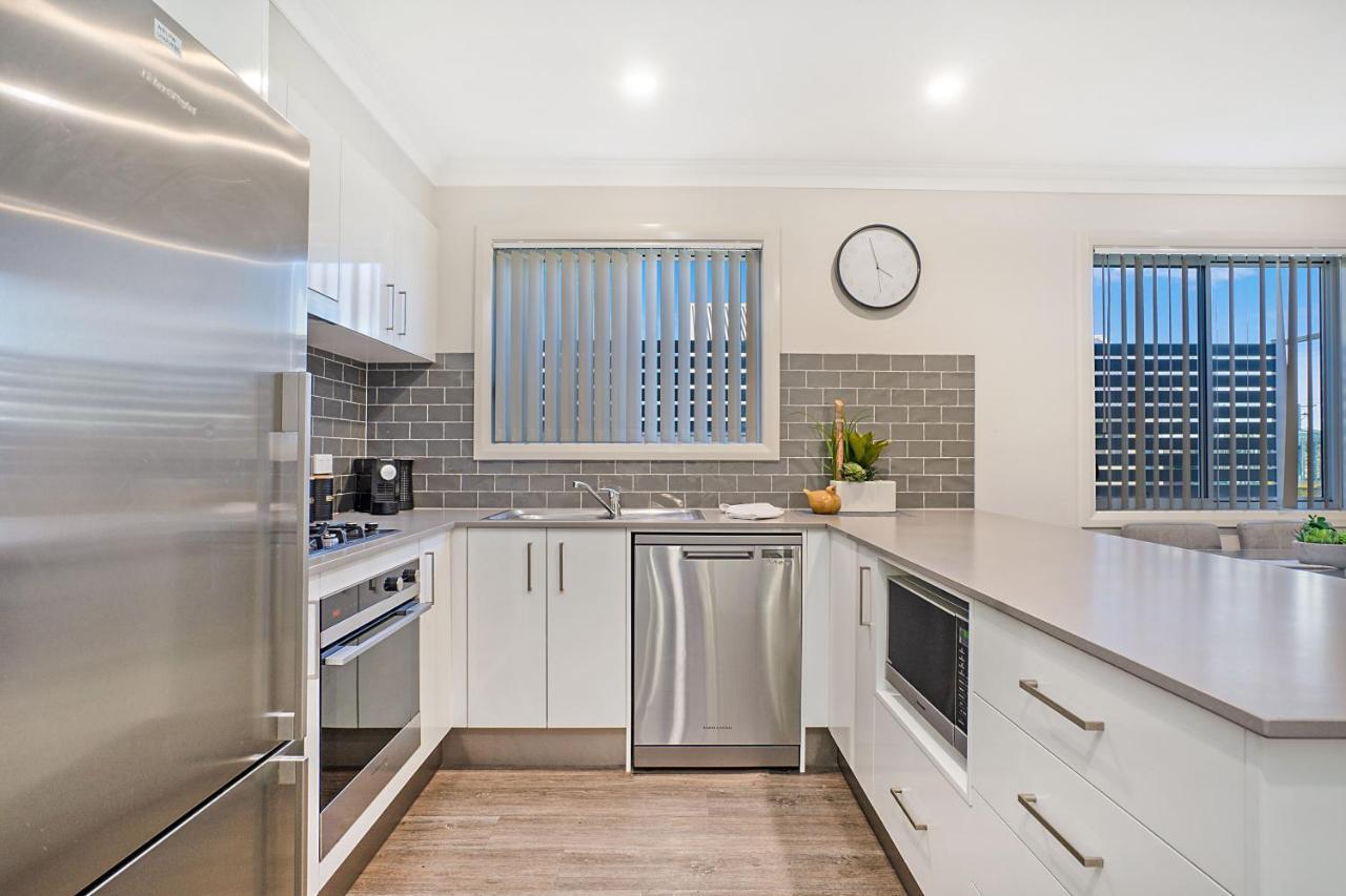 Newcastle Short Stay Accommodation - Birmingham Garden Townhouses מראה חיצוני תמונה