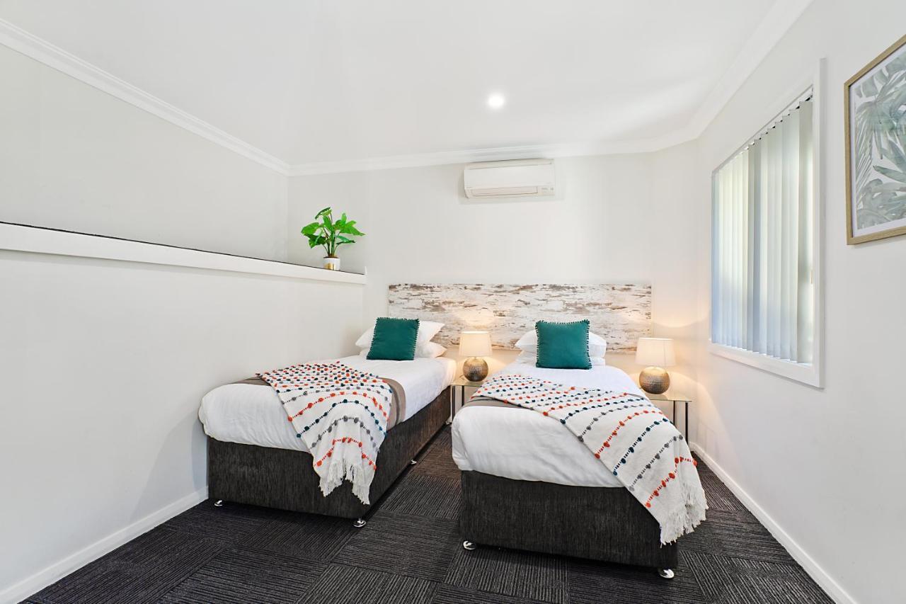 Newcastle Short Stay Accommodation - Birmingham Garden Townhouses מראה חיצוני תמונה