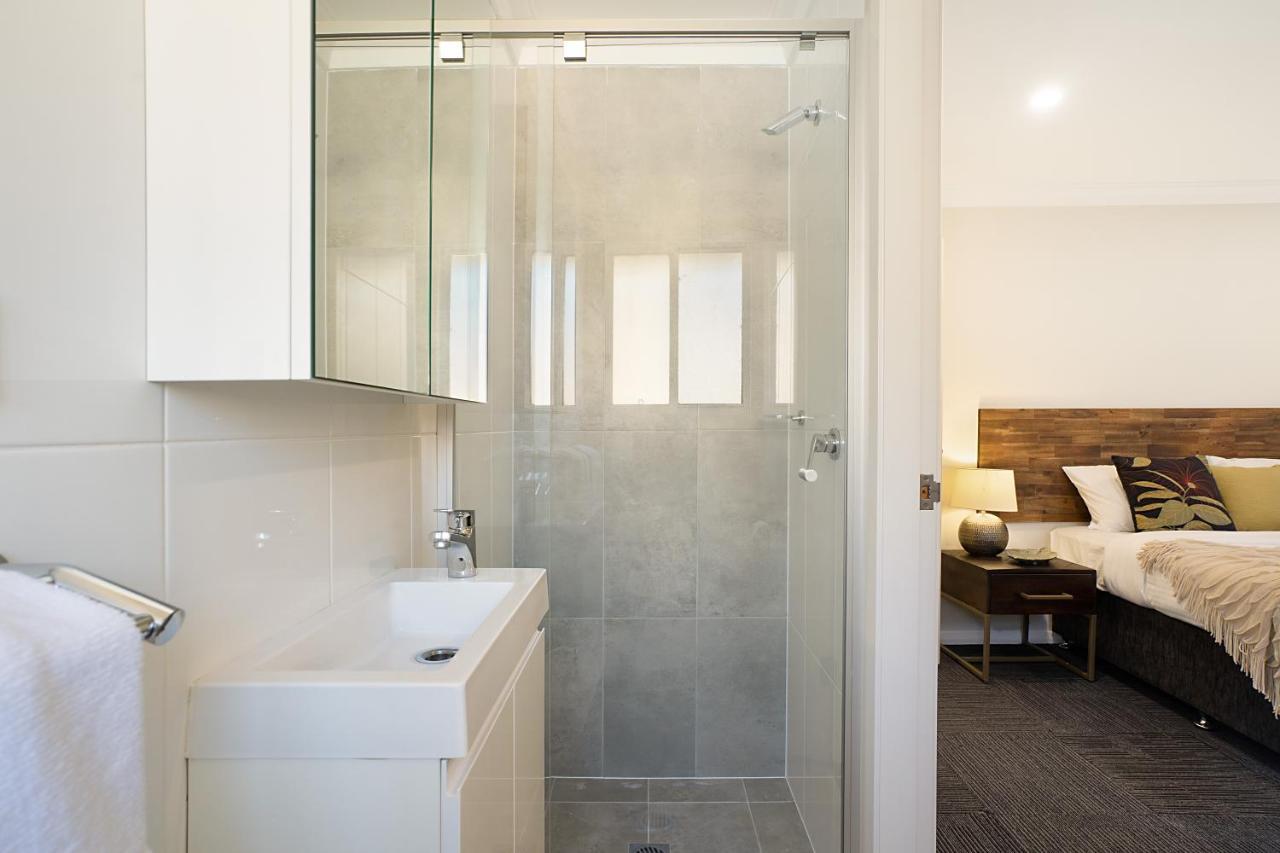 Newcastle Short Stay Accommodation - Birmingham Garden Townhouses מראה חיצוני תמונה